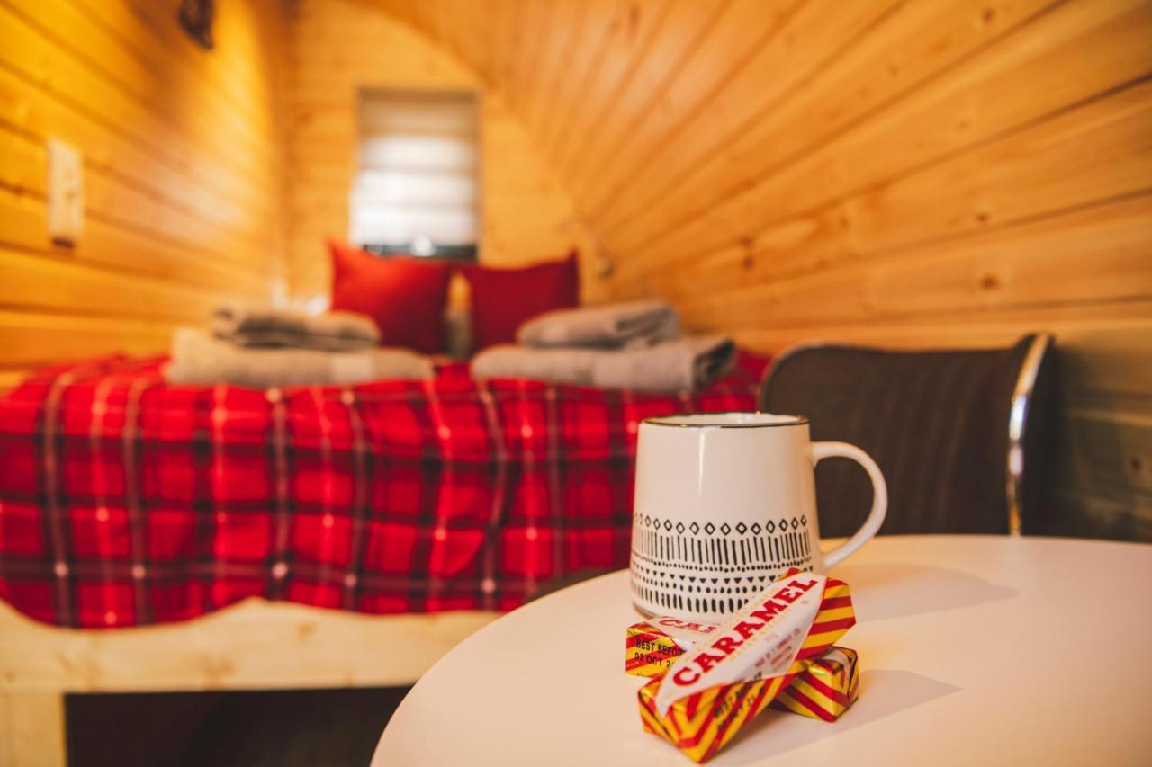רויברידג' Highland & Transylvania Glamping Pods מראה חיצוני תמונה